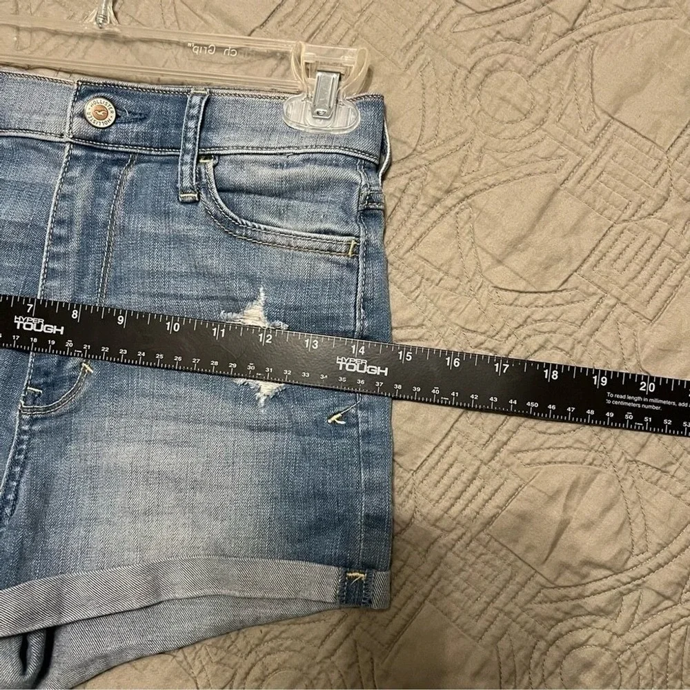 Hollister High Rise Distressed Denim Shorts‎ Size 1 W25 Medium Wash Rolled Cuff